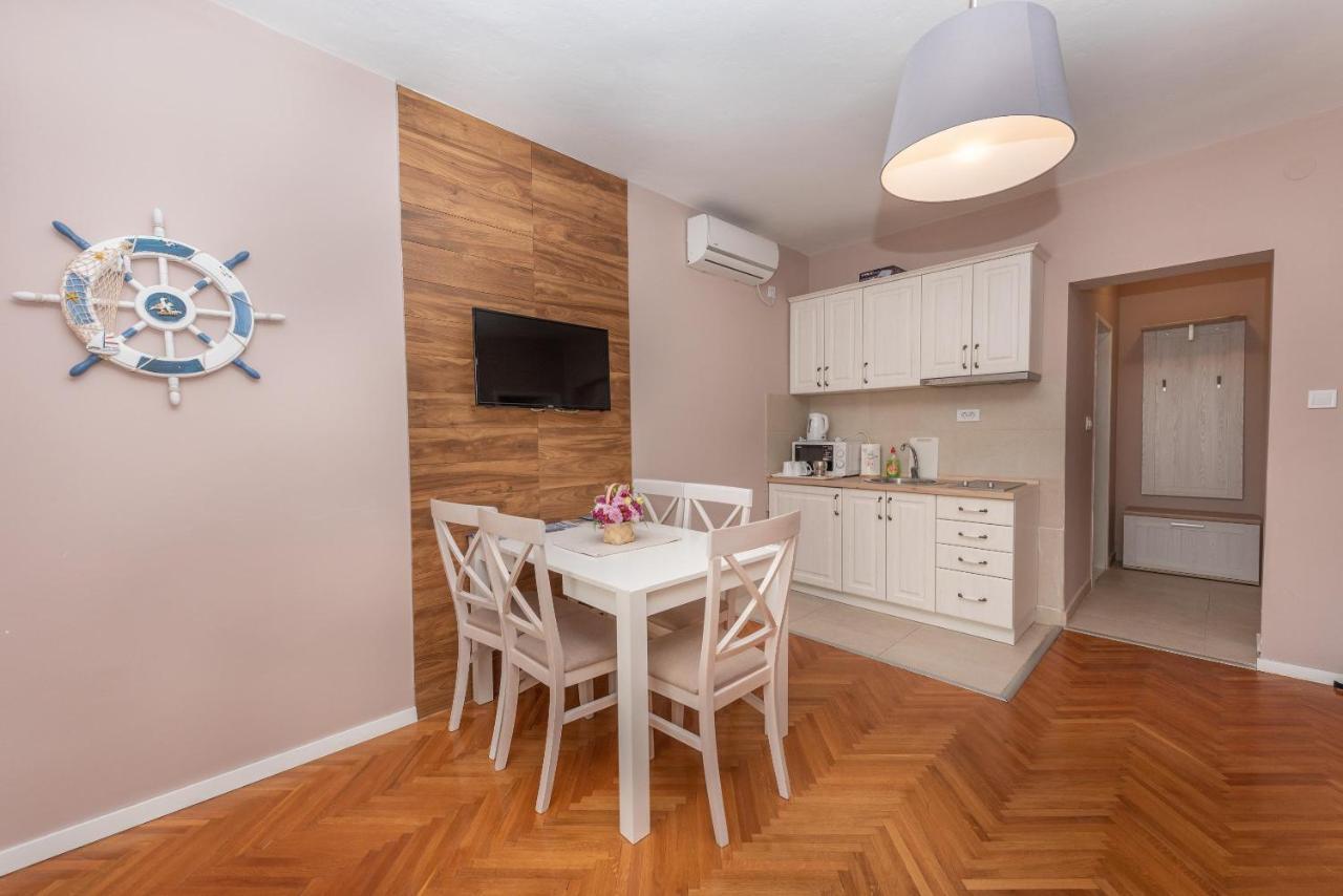 Ioannis Apartments Tivat Buitenkant foto