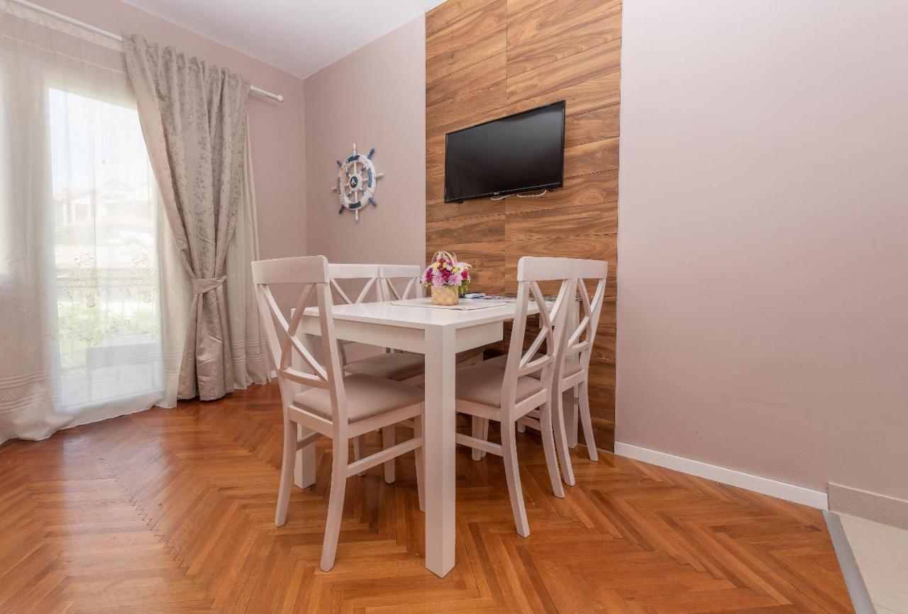 Ioannis Apartments Tivat Buitenkant foto