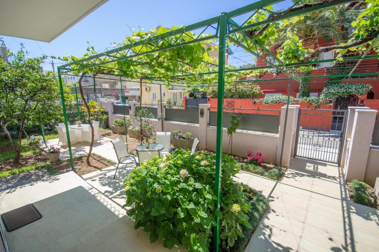 Ioannis Apartments Tivat Buitenkant foto