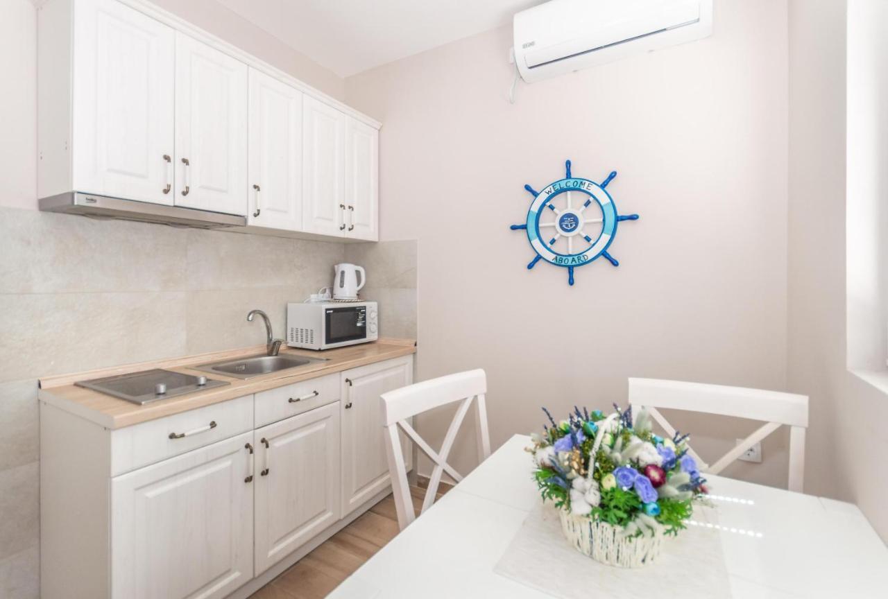 Ioannis Apartments Tivat Buitenkant foto