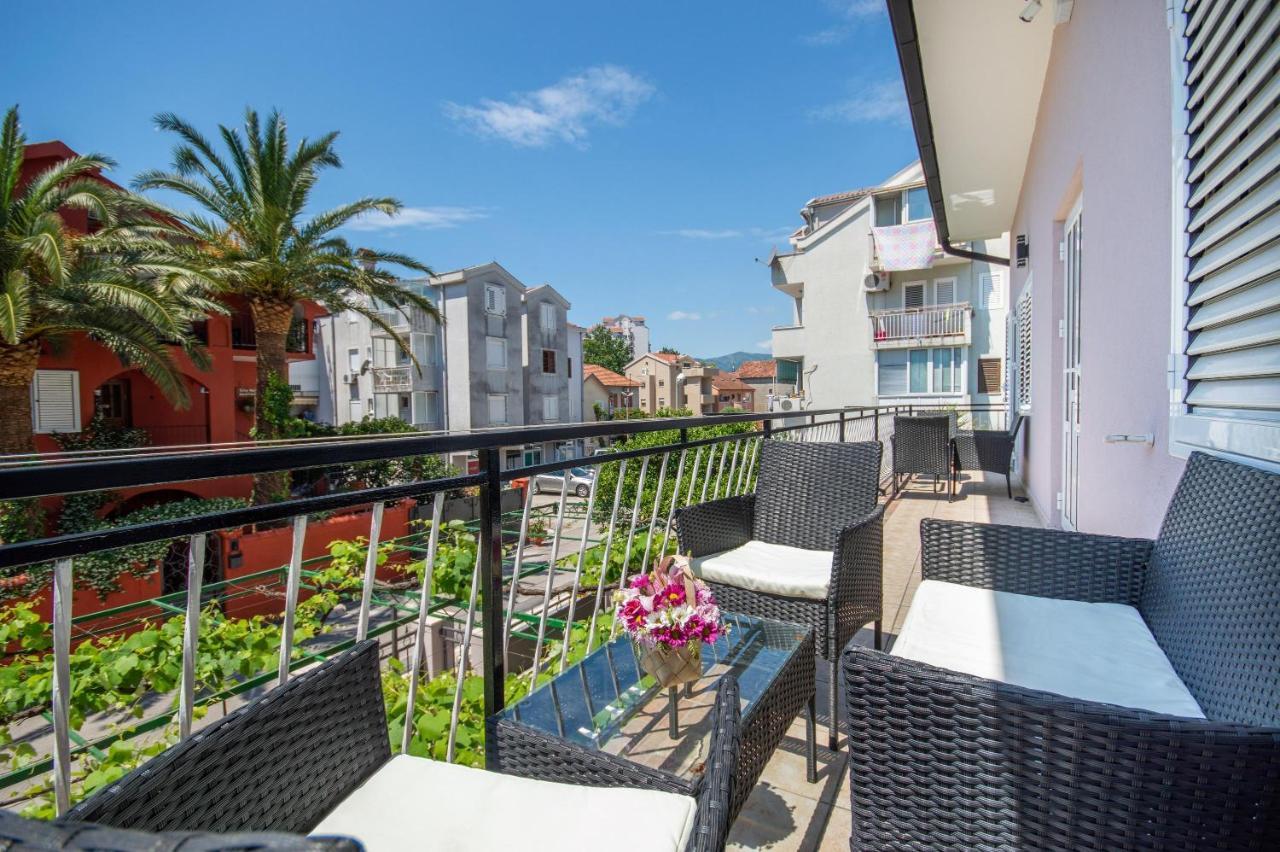 Ioannis Apartments Tivat Buitenkant foto